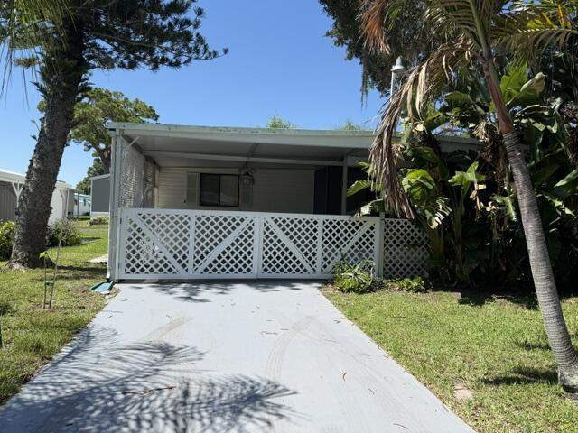 2 bedroom Mobile Home at 126 Yuma Way, METES AND BOUNDS, Fort Pierce — photo 1
