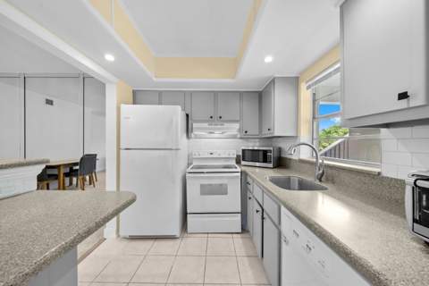 651 Pine Drive #201, Pompano Beach FL - photo 10 of 49