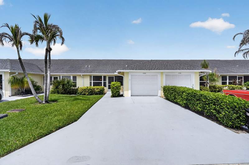 2 bedroom Villa at 10924 SE Stonehill Lane, Sea Pines, Hobe Sound — photo 2