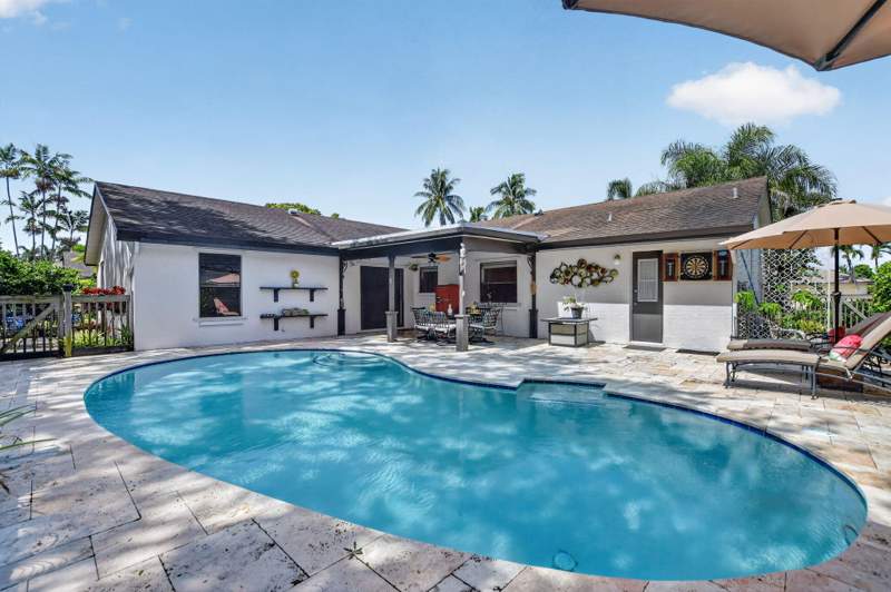 4 bedroom Single Family Residence at 760 NW 41st Terrace, Riverglen East, Deerfield Beach — photo 3