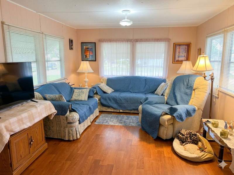 1 bedroom Mobile Home at 4084 Bougainvillea Road, Northern Pines Mobile Home Park 3, Boynton Beach — photo 3