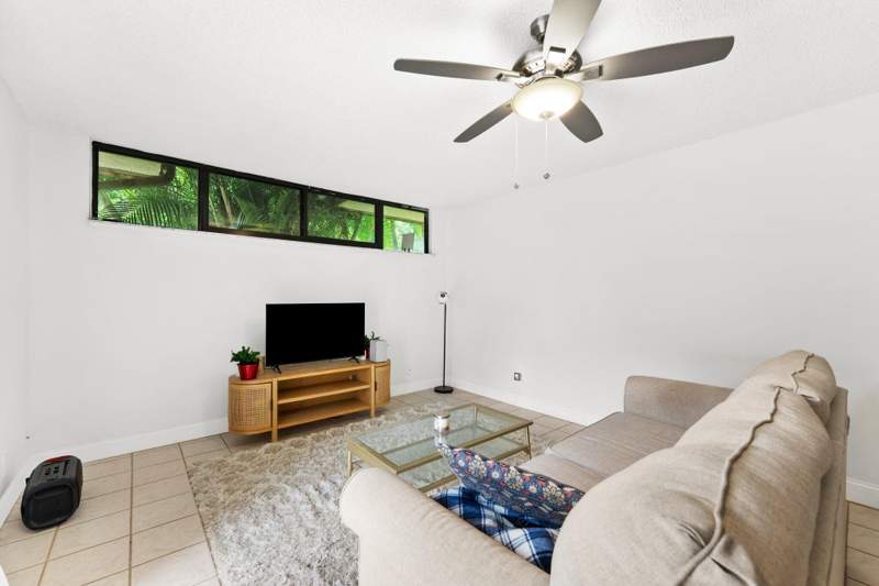 2 bedroom Townhouse at 3874 Victoria Drive, Somerset, West Palm Beach — photo 5