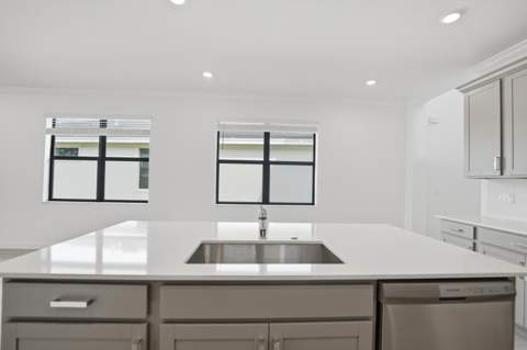 11010 NW Glynlea  Boulevard, Port St. Lucie FL - photo 7 of 32