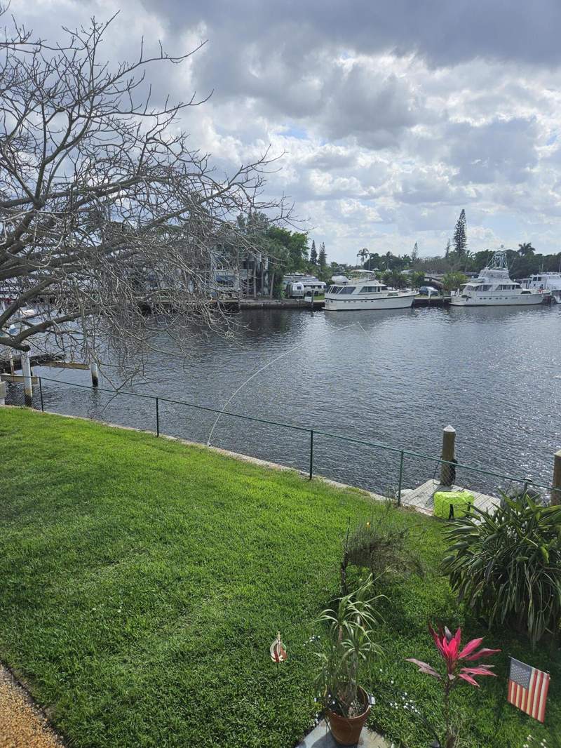 4 bedroom Single Family Residence at 2141 SW 23rd Avenue, Flamingo Park Sec, Fort Lauderdale — photo 3