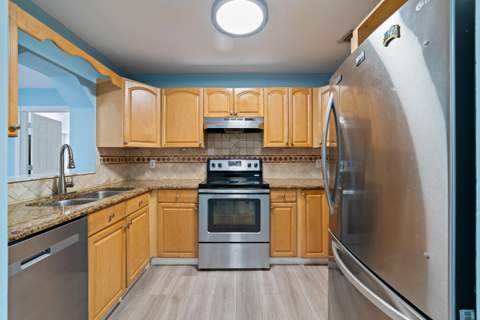 6767 Massachusetts Drive, Lake Worth FL - photo 9 of 29