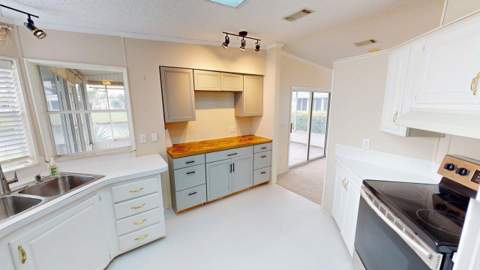3325 Ironwood Avenue, Port St. Lucie FL - photo 13 of 47