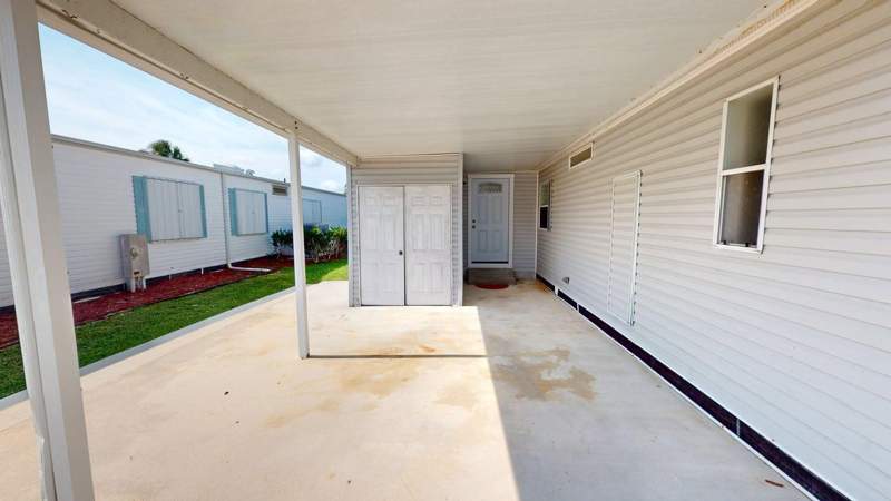 2 bedroom Manufactured Home at 3325 Ironwood Avenue, Savanna Club, Port St. Lucie — photo 3
