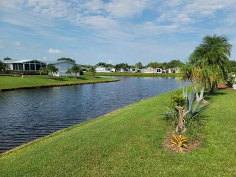 3325 Ironwood Avenue, Port St. Lucie FL - photo 9 of 47