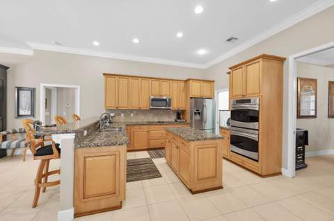 19064 SE Jupiter River Drive, Jupiter FL - photo 11 of 35