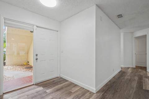 3405 Emerald Oaks Drive #207, Hollywood FL - photo 13 of 44