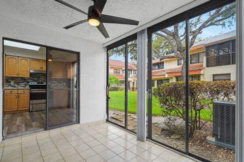 3405 Emerald Oaks Drive #207, Hollywood FL - photo 18 of 44