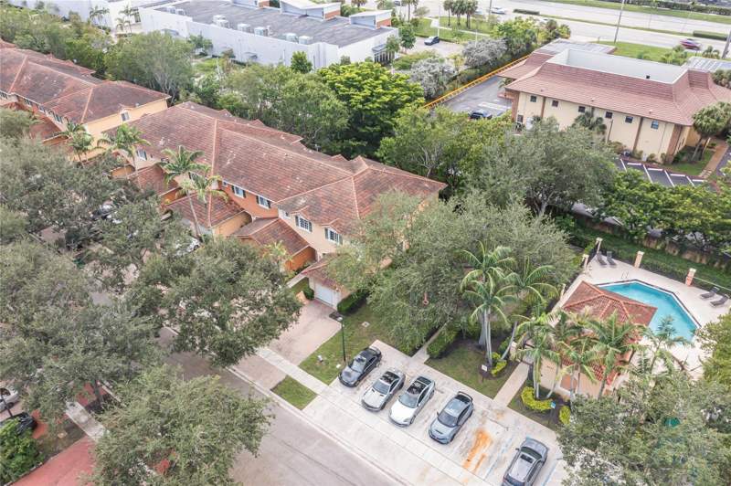 3 bedroom Townhouse at 6603 Catalina Lane #0, Catalina Place, Tamarac — photo 2