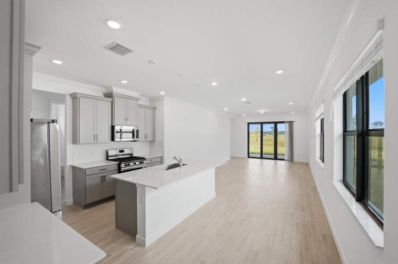 3 bedroom Single Family Residence at 11010 NW Glynlea  Boulevard, Glynlea Country Club, Port St. Lucie — photo 4