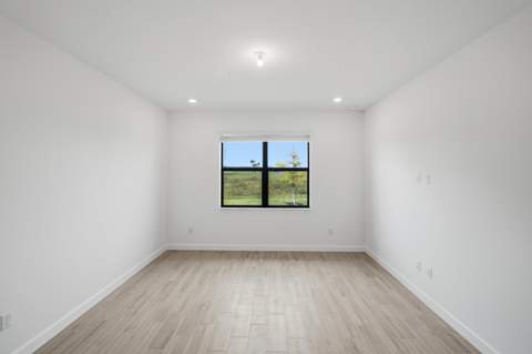11010 NW Glynlea  Boulevard, Port St. Lucie FL - photo 10 of 32