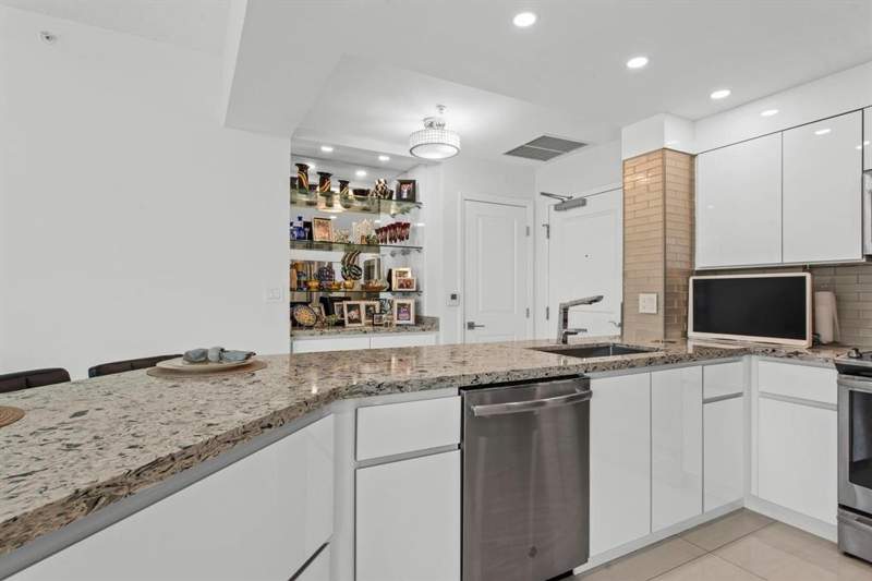 2 bedroom Condominium at 347 N New River Drive #310, Watergarden Condo, Fort Lauderdale — photo 4