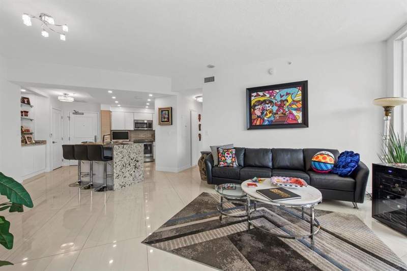 2 bedroom Condominium at 347 N New River Drive #310, Watergarden Condo, Fort Lauderdale — photo 2