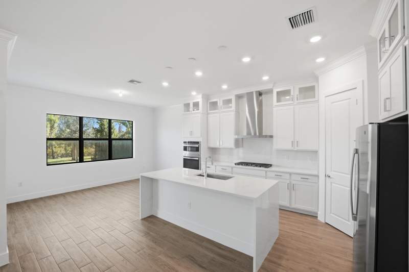 5 bedroom Single Family Residence at 1026 Raleigh Way, Lotis Wellington, Wellington — photo 4