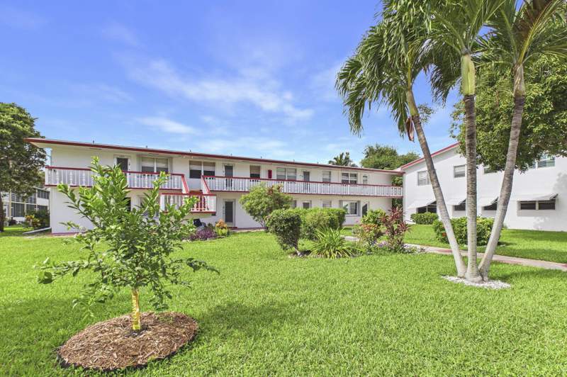 2 bedroom Condominium at 272 Northampton N, Century Village Northampton Condos, West Palm Beach — photo 2