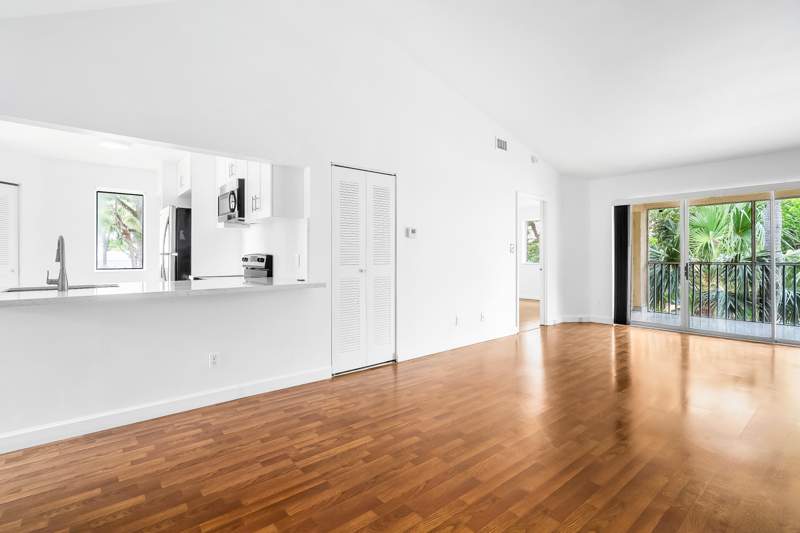 2 bedroom Condominium at 950 Coral Club Drive #950, Napoli Gardens At Coral Springs, Coral Springs — photo 3