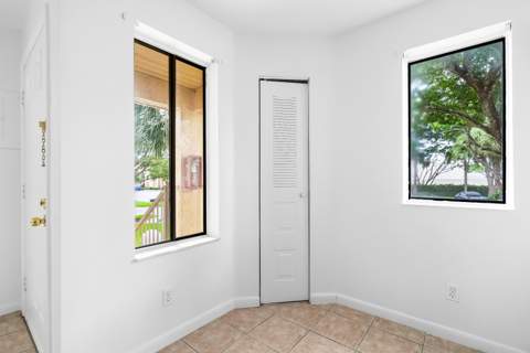 950 Coral Club Drive #950, Coral Springs FL - photo 8 of 34