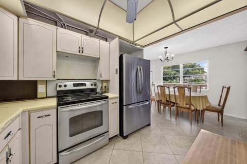 206 Richmond A #206, Deerfield Beach FL - photo 6 of 18