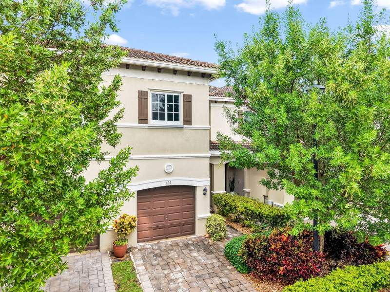 3 bedroom Townhouse at 366 SE 1st Way, Ruth Ridge, Deerfield Beach — photo 2