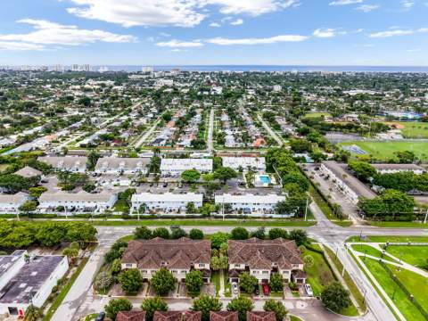 366 SE 1st Way, Deerfield Beach FL - photo 6 of 44