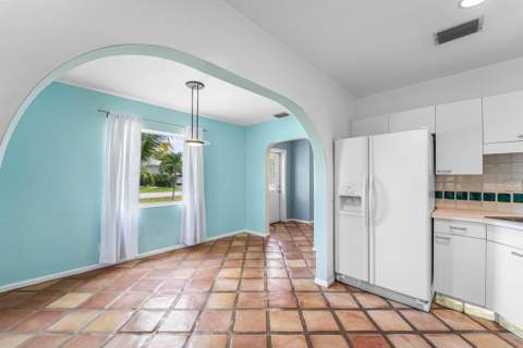 122 Euclid Boulevard, Lantana FL - photo 15 of 44