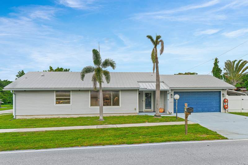 3 bedroom Single Family Residence at 215 SW 8th Street, Lake Boynton Estates 4A, Boynton Beach — photo 3