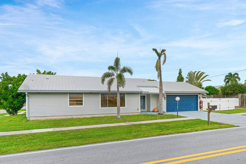 3 bedroom Single Family Residence at 215 SW 8th Street, Lake Boynton Estates 4A, Boynton Beach — photo 4