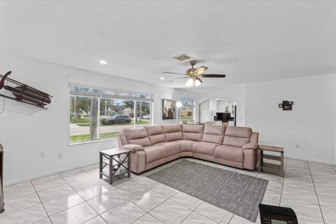215 SW 8th Street, Boynton Beach FL - photo 10 of 32