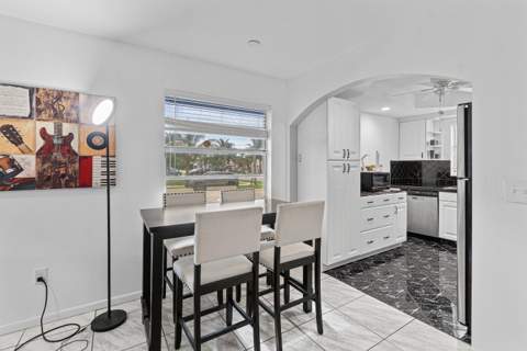 215 SW 8th Street, Boynton Beach FL - photo 11 of 32
