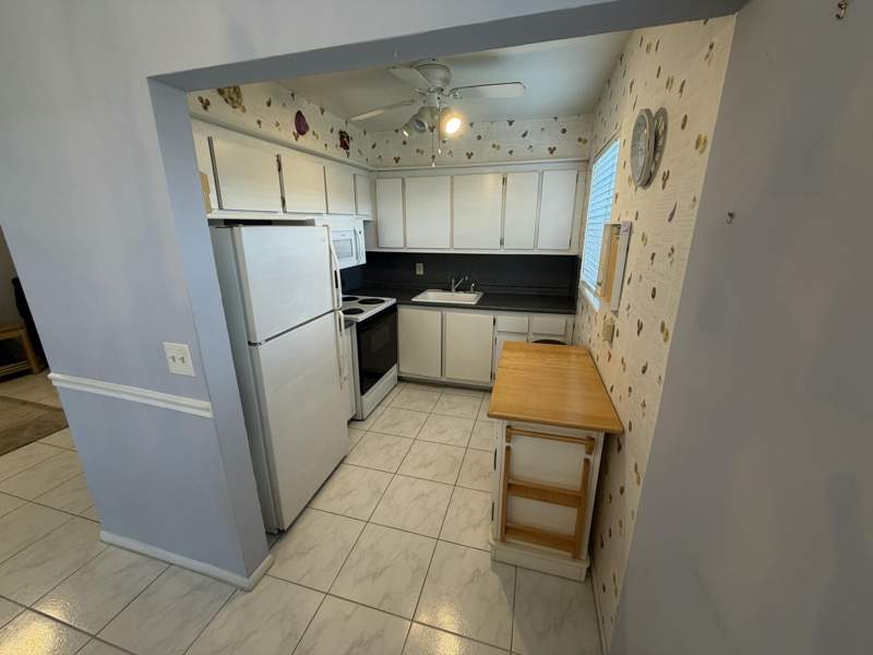 2 bedroom Condominium at 24 EASTHAMPTON A, EASTHAMPTON CONDO, West Palm Beach — photo 3