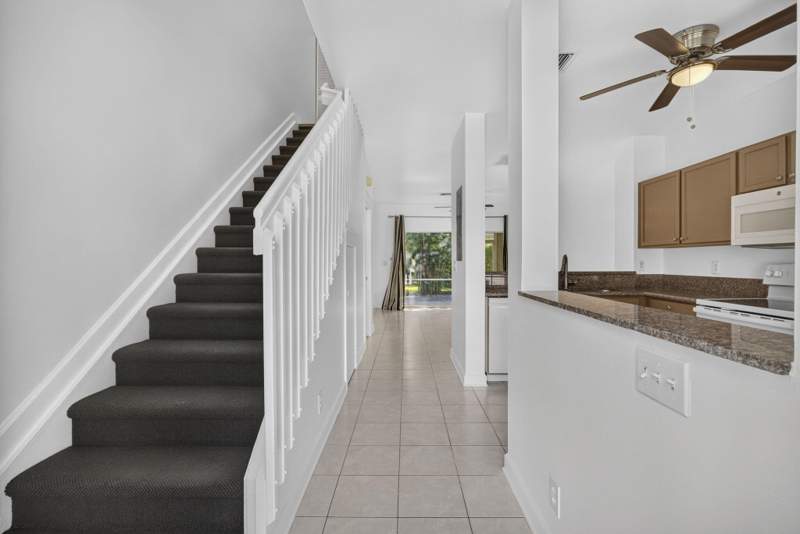 2 bedroom Townhouse at 6932 Stoney Creek Circle, Smithbrooke, Lake Worth — photo 4