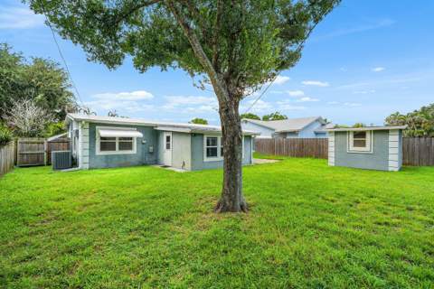5709 SE Indigo Avenue, Stuart FL - photo 21 of 30