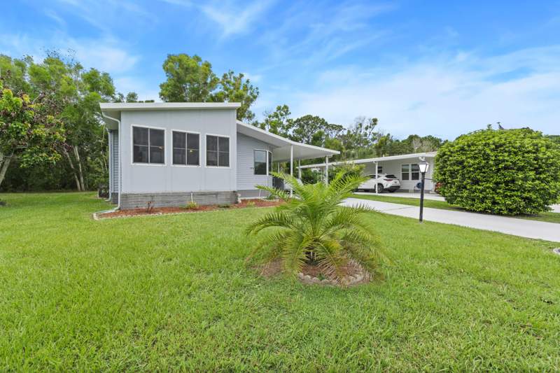 2 bedroom Mobile Home at 3179 Columbrina Circle, Savanna Club Plat II, Port St. Lucie — photo 3