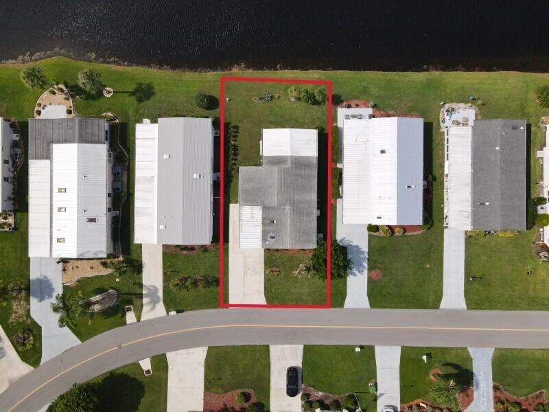 2 bedroom Manufactured Home at 3325 Ironwood Avenue, Savanna Club, Port St. Lucie — photo 2