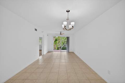7775 Yardley Drive #314, Tamarac FL - photo 8 of 40