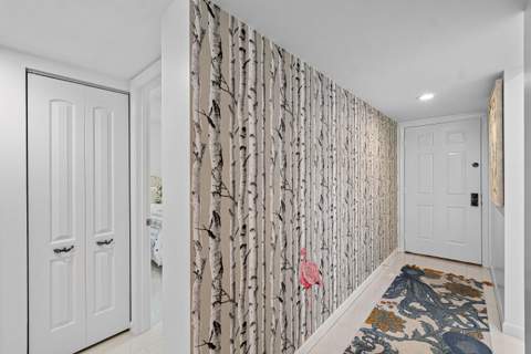 6169 Balboa Circle #202, Boca Raton FL - photo 9 of 33