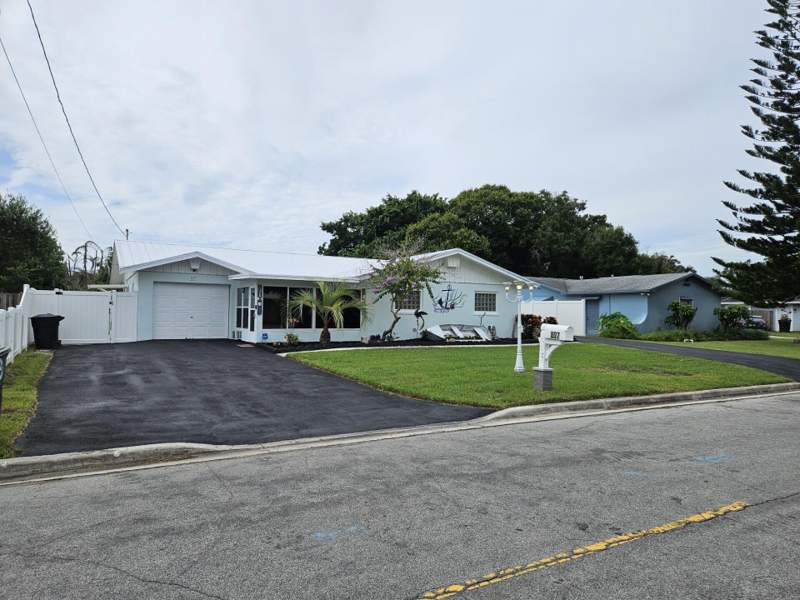 3 bedroom Single Family Residence at 807 Grandview Boulevard, Grandview Gardens, Fort Pierce — photo 2