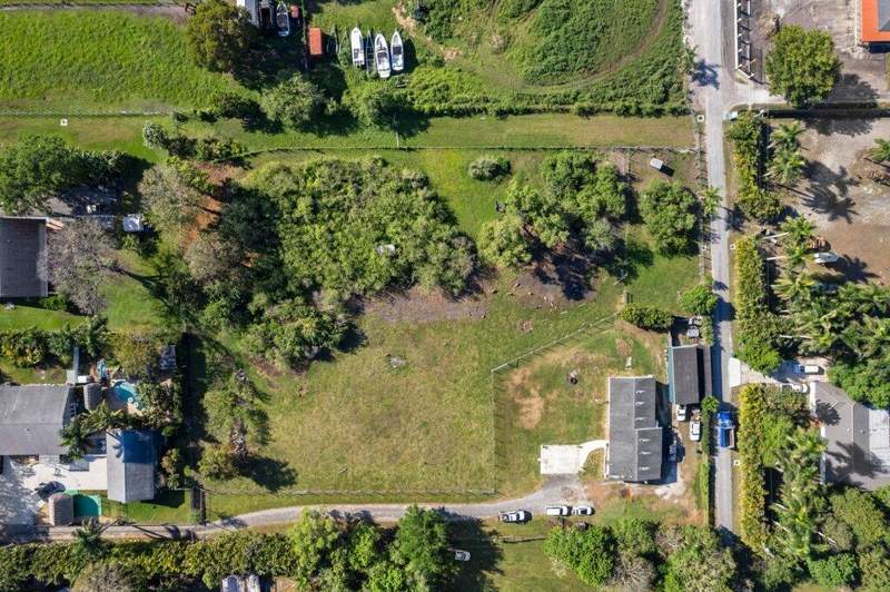 4 bedroom Single Family Residence at 5400 SW 162nd Avenue, Chambers Land Co Sub Ne1/4, Southwest Ranches — photo 2