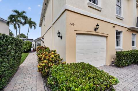 209 Fortuna Drive, Palm Beach Gardens FL - photo 6 of 68