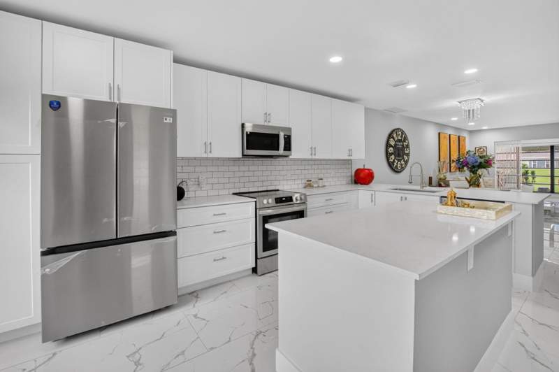 2 bedroom Condominium at 8967 Belle Aire Drive, Boca Lakes Condo, Boca Raton — photo 2