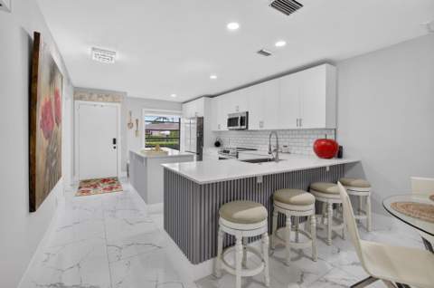 8967 Belle Aire Drive, Boca Raton FL - photo 10 of 39