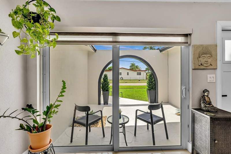 3 bedroom Single Family Residence at 2070 NW 78th Avenue, Sunrise Golf Village Third Add, Sunrise — photo 5