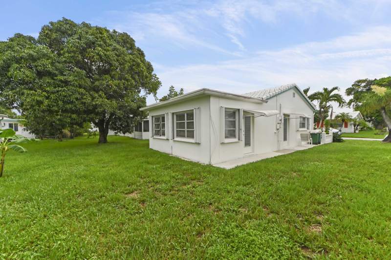 2 bedroom Single Family Residence at 6805 NW 75th Court, Mainlands Of Tamarac Lakes, Tamarac — photo 4