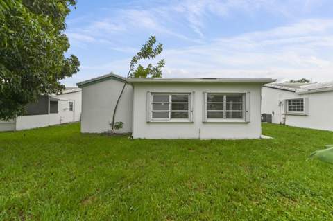 6805 NW 75th Court, Tamarac FL - photo 22 of 33