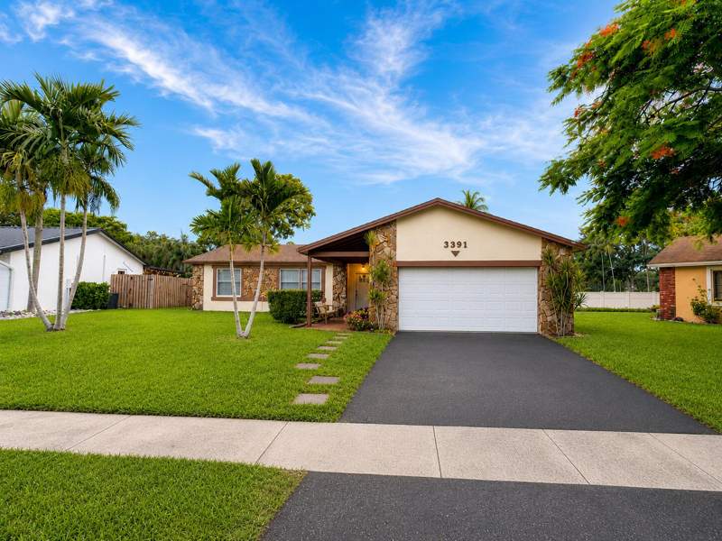 3 bedroom Single Family Residence at 3391 NW 97th Terrace, Welleby Unit 8, Sunrise — photo 2