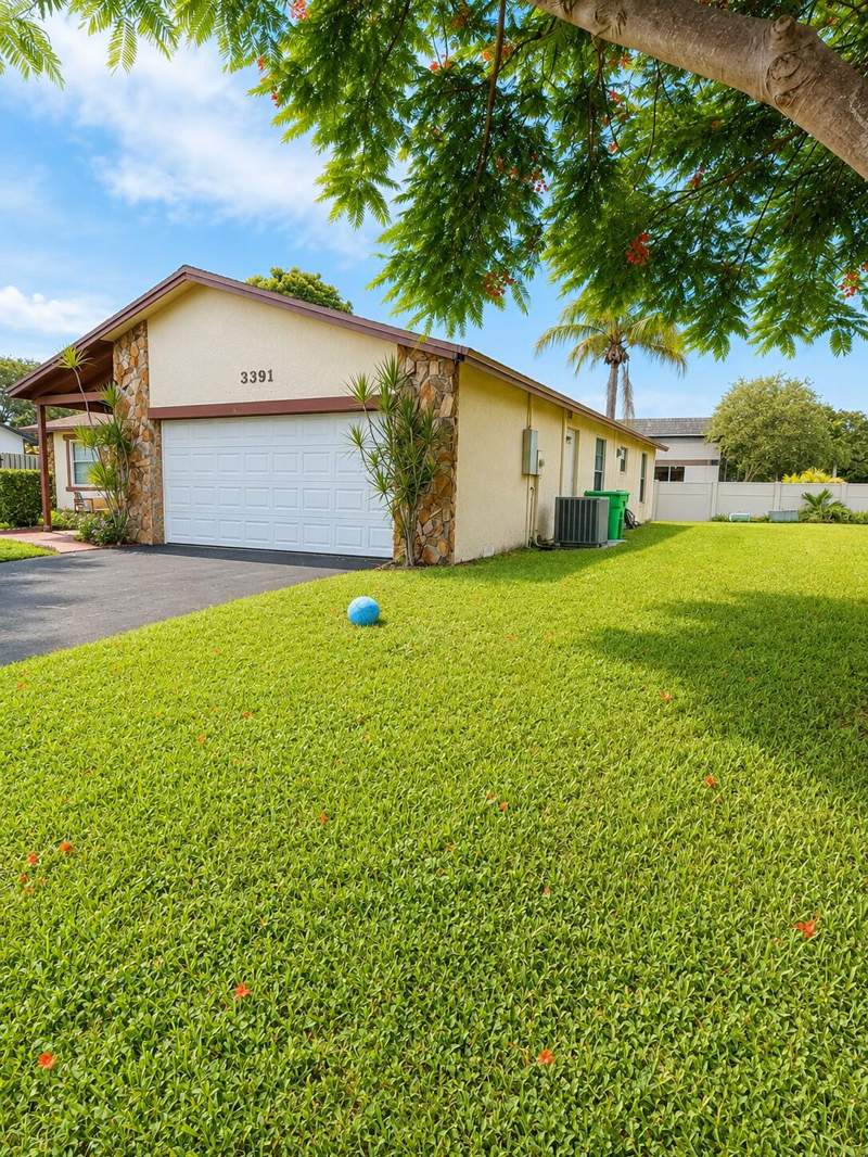 3 bedroom Single Family Residence at 3391 NW 97th Terrace, Welleby Unit 8, Sunrise — photo 3