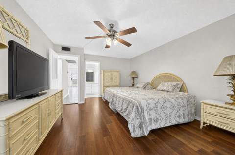 206 Richmond A #206, Deerfield Beach FL - photo 10 of 18